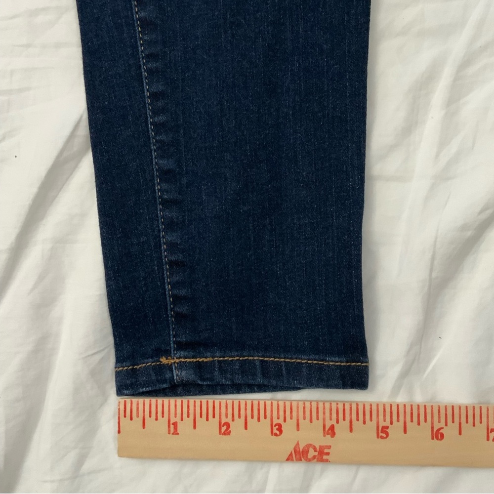 Liz Lange For Target Maternity Jegging Jeans 
Size Medium Stretch Side Panels - Picture 9 of 13